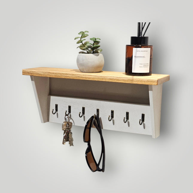 Raft cu cuiere pentru chei