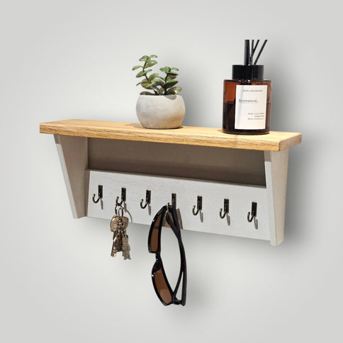 Raft cu cuiere pentru chei