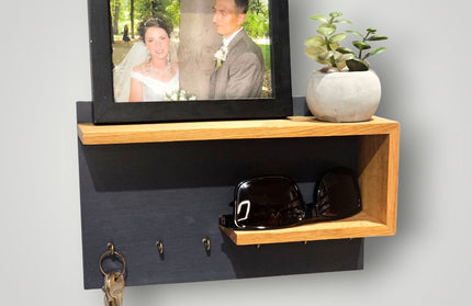 Suport pentru chei cu raft